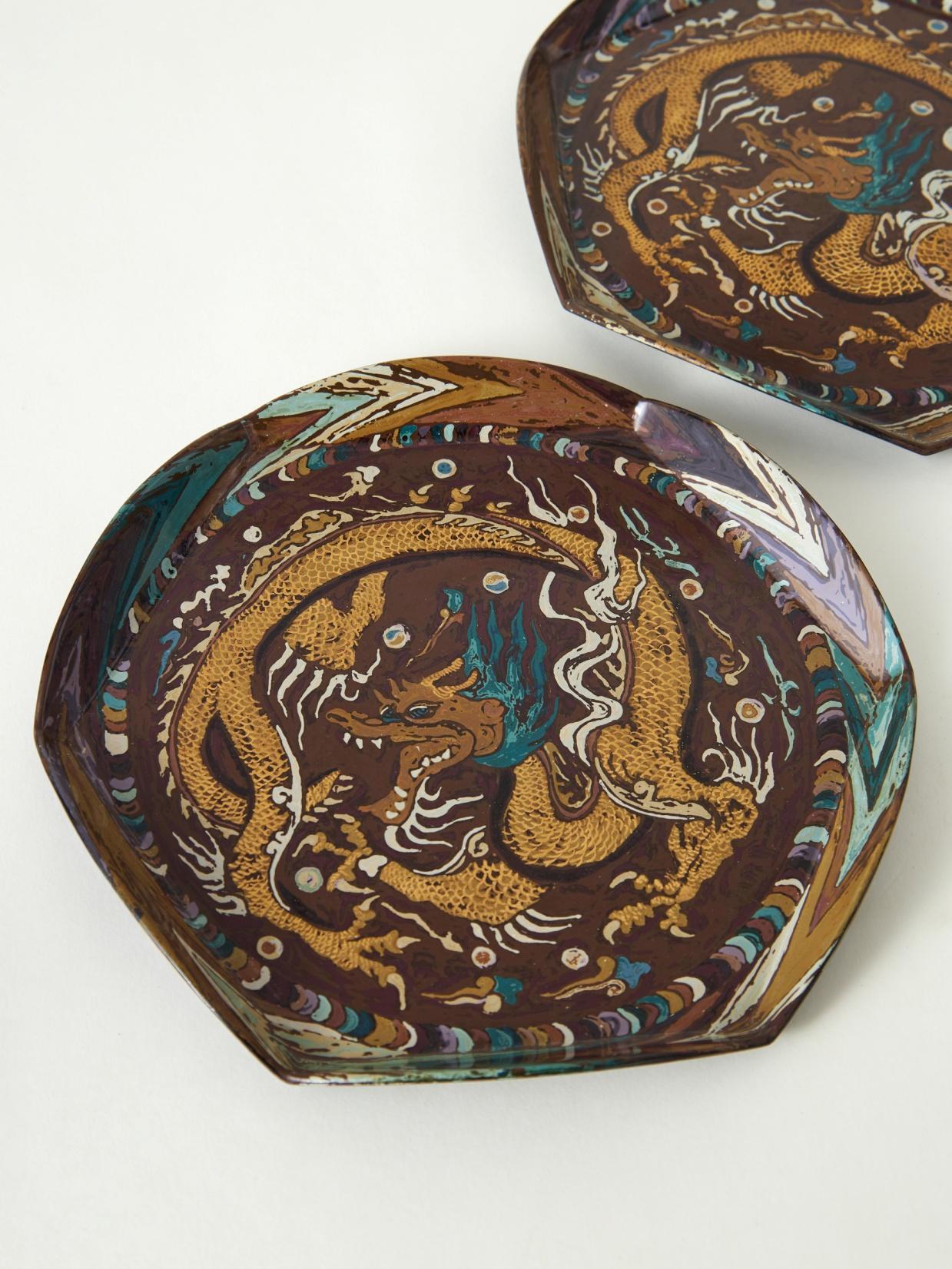 "Dragon-Pattern Caisson" — Petal-Form Lacquer Plate