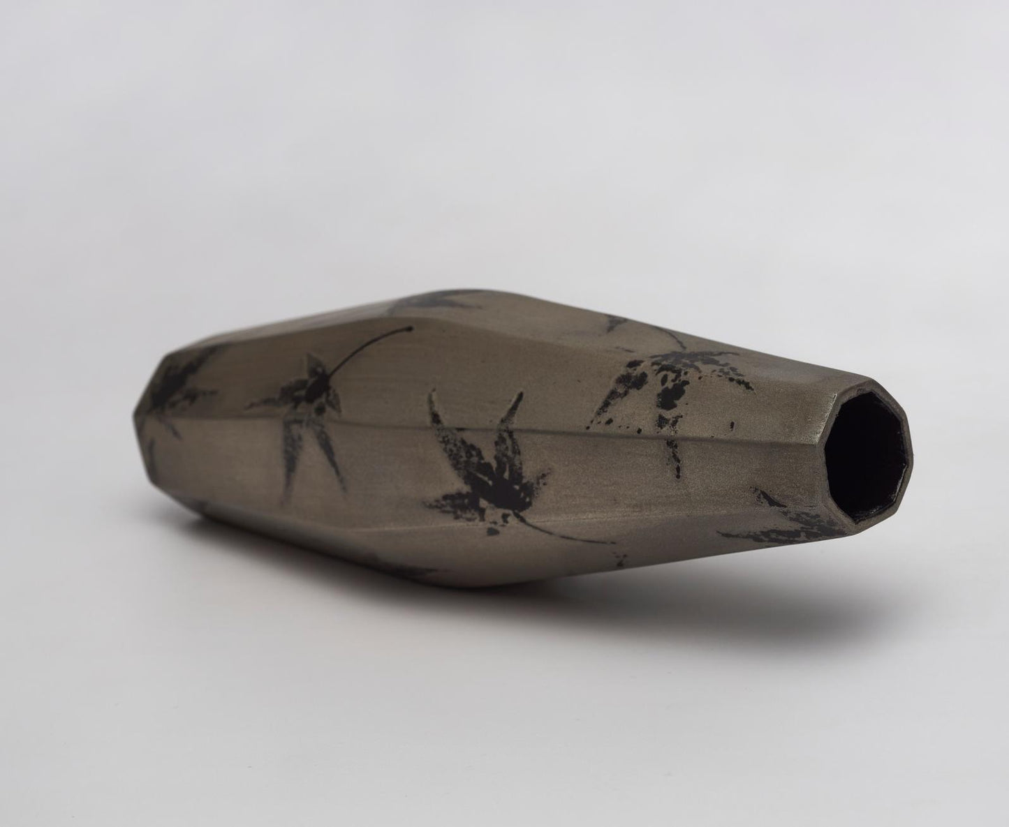 Paper Body Lacquer Vase — Tall Neck