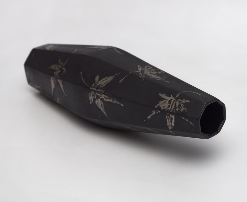 Paper Body Lacquer Vase — Tall Neck
