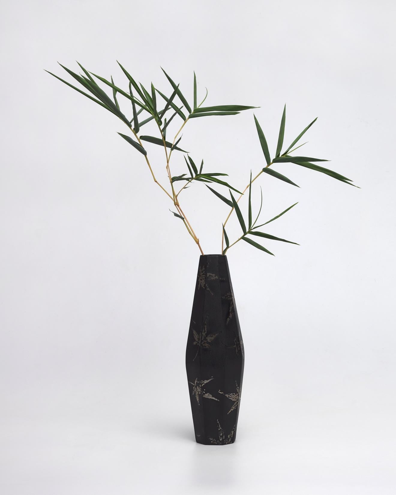 Paper Body Lacquer Vase — Tall Neck
