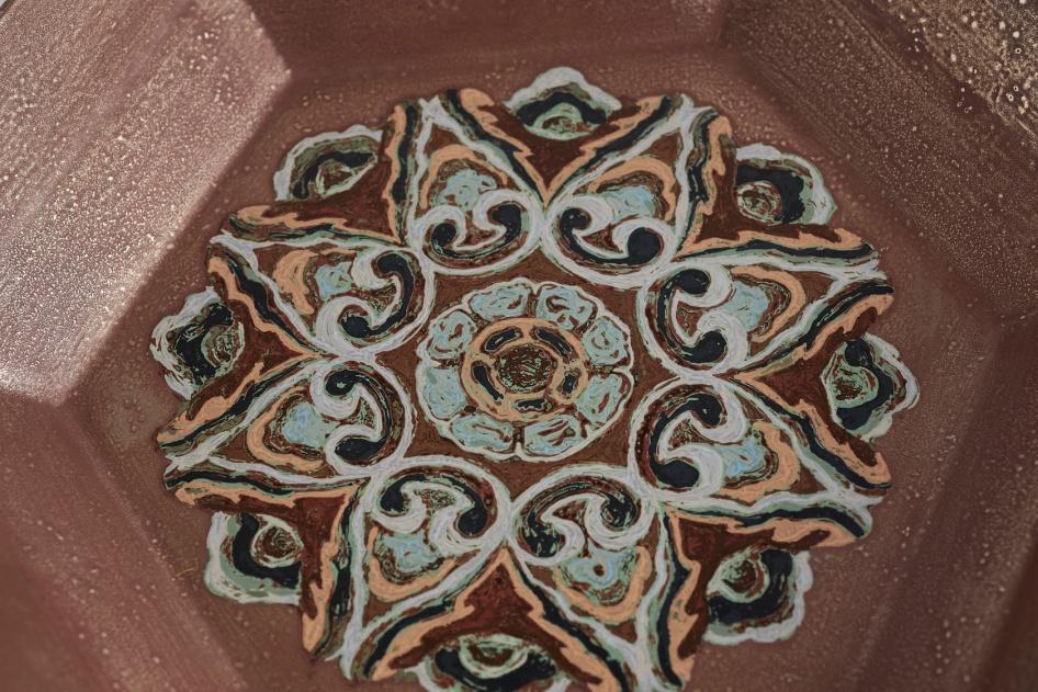 "Dunhuang Mural: Lotus Caisson" — Hand-Painted Hexagonal Lacquer Plate