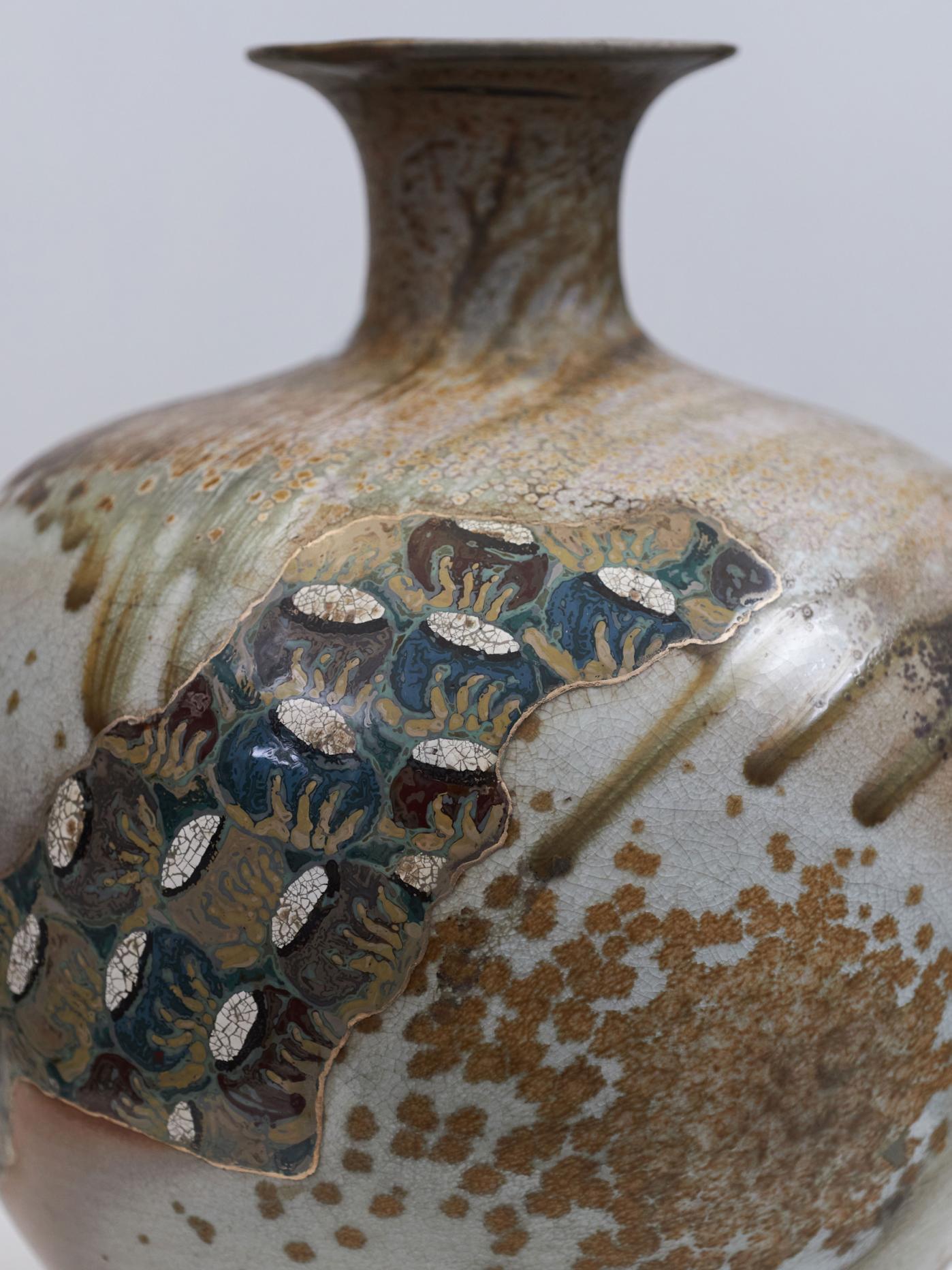 "Dunhuang Mural: Thousand Hands & Bowls" — Lacquered Ceramic Vase