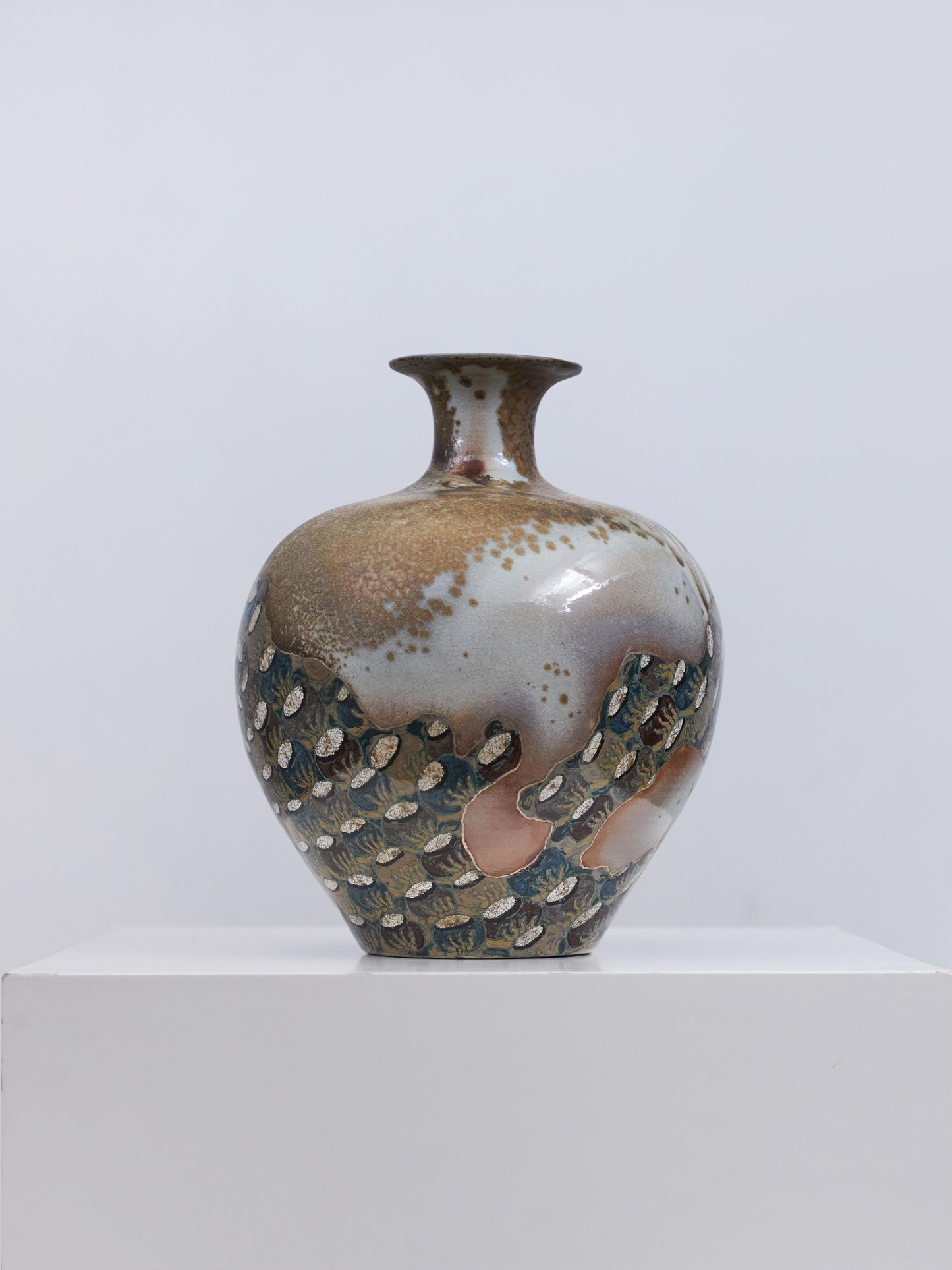 "Dunhuang Mural: Thousand Hands & Bowls" — Lacquered Ceramic Vase
