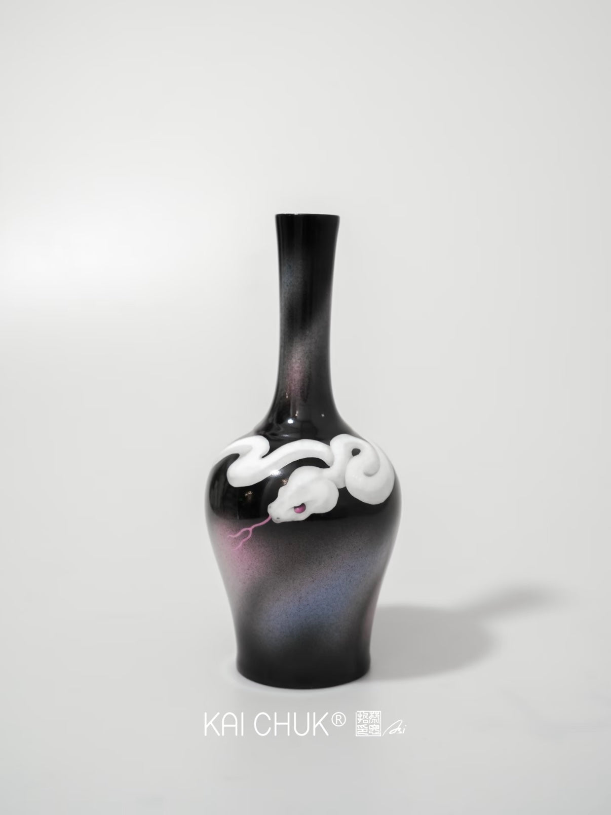 Cantonese Color Serpent Porcelain Bottle