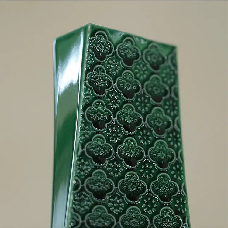 Plantain Green Blossom Porcelain Vase – Carved Begōnia Jingdezhen Ceramic
