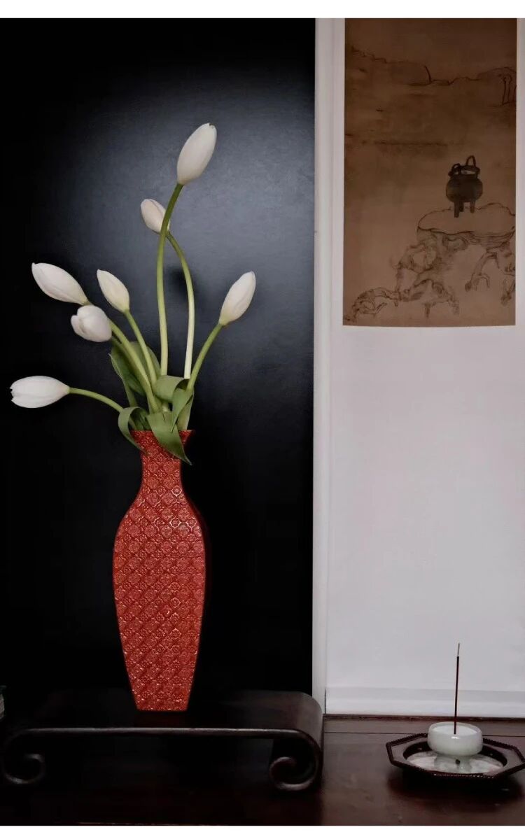 Oriental Red Blossom Porcelain Vase – Jingdezhen Ceramic Art