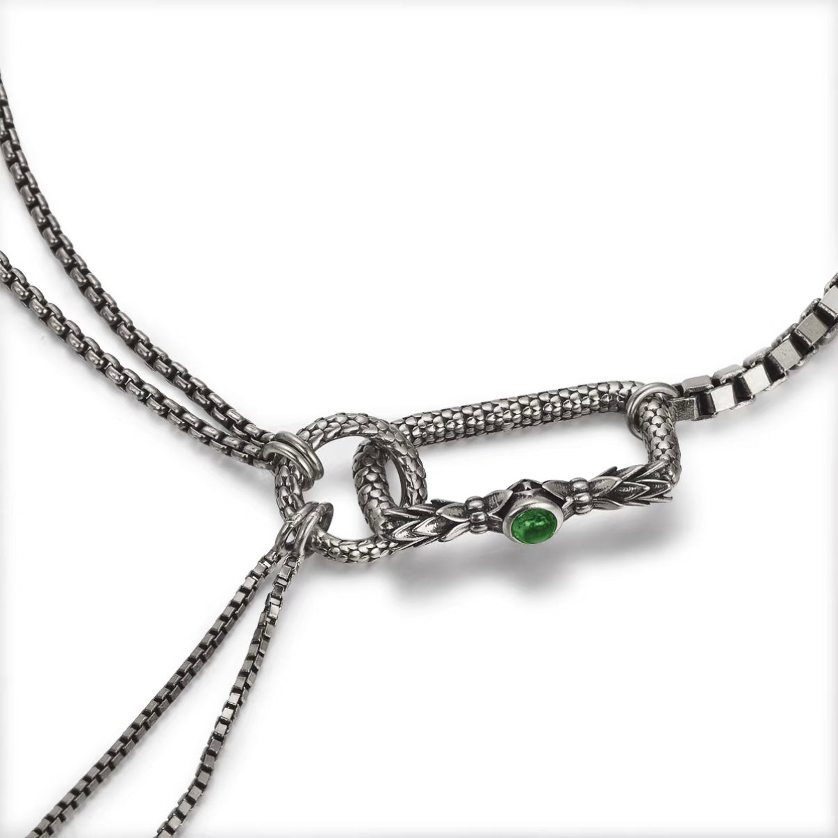 Dragon Scale Tassel Mid-Length Necklace